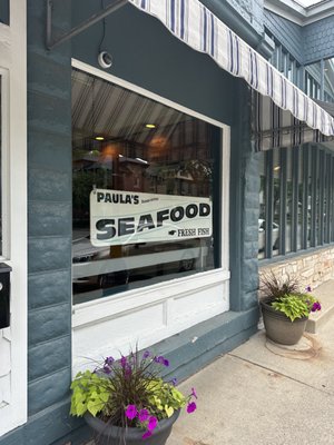 Paula's On Main by null
