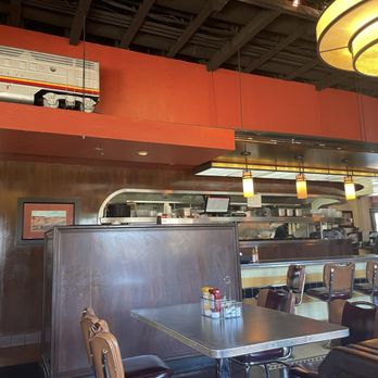 Streamliner Lounge - Ambiance/seating - Lounges Near Me - Orange, California Streamliner Lounge - Ambiance/seating - Lounges Near Me - Orange, California