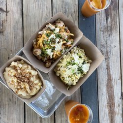 Burger and Pasta Shop - Fruit Sangria (non-alcoholic), mac and cheese, fettuccine alla crema, and fettuccine alla vodka