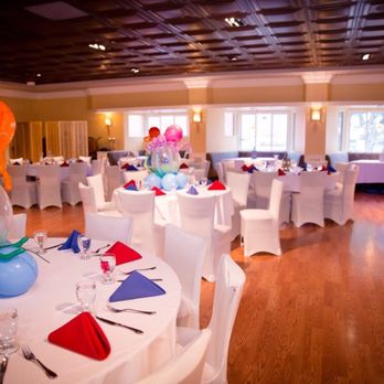 Amber India - Banquet hall has a good ambiance... coffered ceiling, well lit/ventilated, and clean. - Indian Near Me - Los Altos, California
