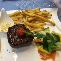 Sport Hotel - Filetsteak (250g) mit Pommes