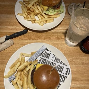 Applebee's Grill + Bar - Sports Bars Near Me - Petaluma, California
