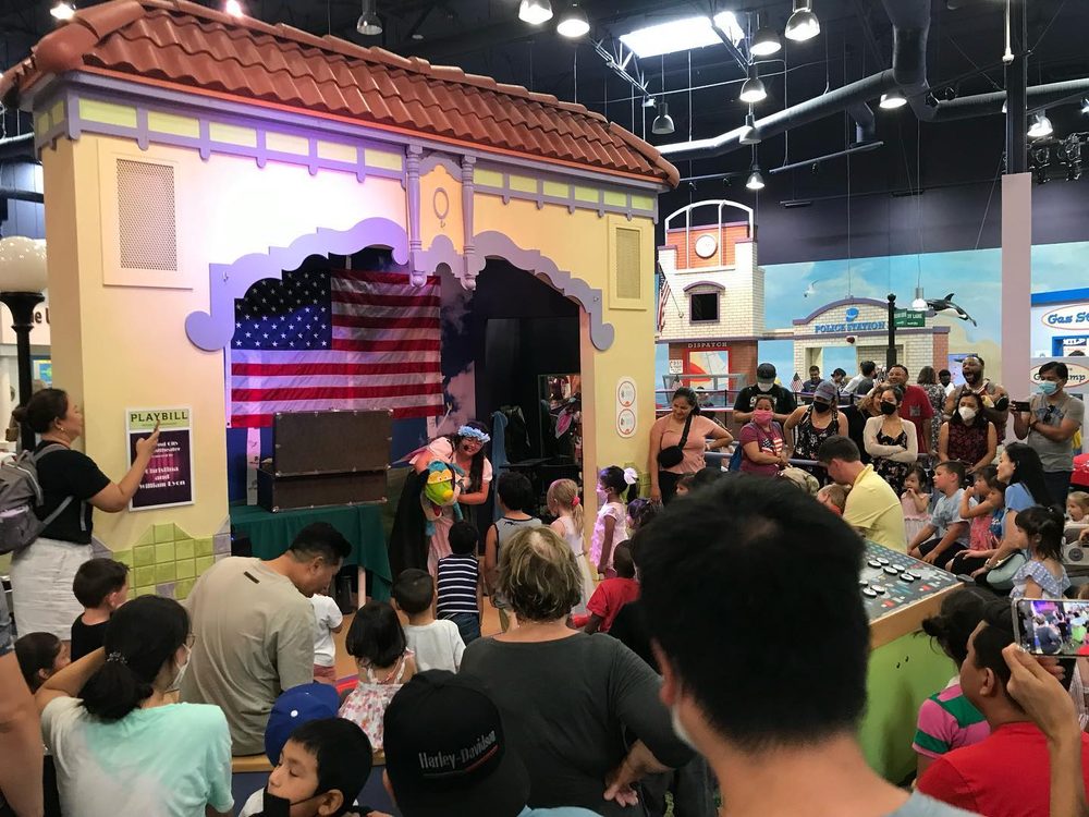 Peanut's Playhouse Puppet Show, Sacramento Roadtrippers