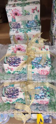 Howie's Market by null