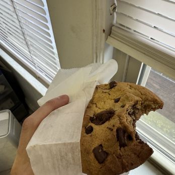 Arabica Coffee House - Chocolate chip cookie - hard and bland - Coffee & Tea Near Me - Willoughby, Ohio