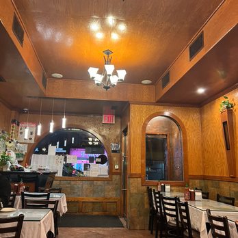 Gia Lam II - Interior - Vietnamese Near Me - Brooklyn, New York