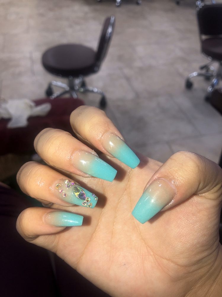 PANDORA NAILS 15 Photos & 17 Reviews 3065W 159th St, Markham