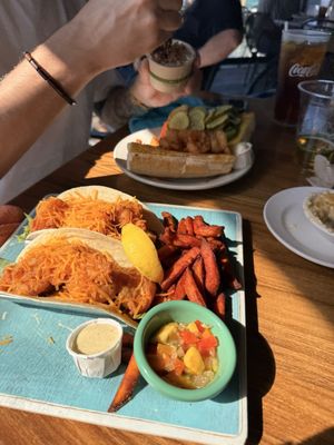 Bayou Joes Marina & Grill by null