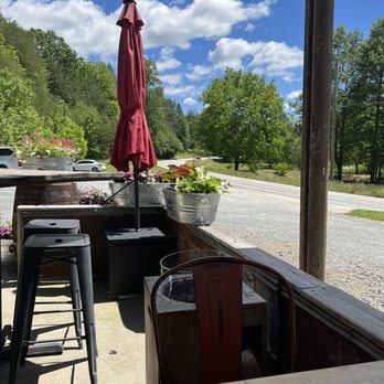 Farm House Diner - Outside seating and Patio Area - American Near Me - Marble, North Carolina