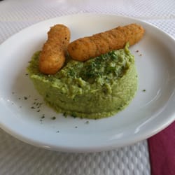 Le Rallye - Bonne tapenade d'haricots verts et asperges avec "croquants" (bâtonnets panés) de mozzarella.