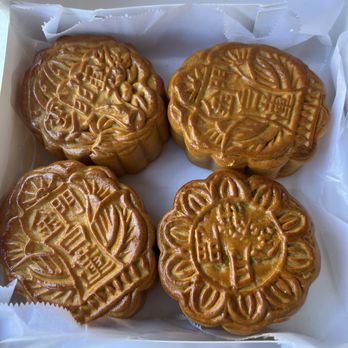 Golden Gate Bakery - Moon cakes white lotus, Blank sesame see and plain lotus seed. Yummy and fresh! - Bakeries Near Me - San Francisco, California