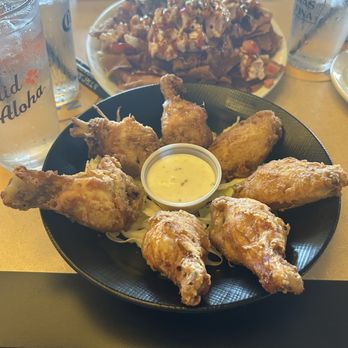 Lilikoi Lounge - Chicken wings with Ranch sauce - Breakfast & Brunch Near Me - Waianae, Hawaii