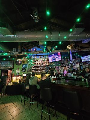 Casey's On Central by null