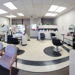 Headlines Salon - Headlines interior Halloween 2021