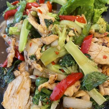 Imperial Palace - Pad Kro Pow - substitute green beans for broccoli - Thai Near Me - Hiram, Georgia