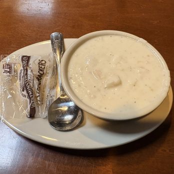 Weathervane Seafood Restaurant - Clam chowder - Seafood Near Me - Kittery, Maine