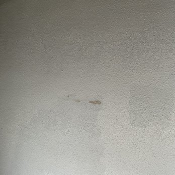 Quality Inn & Suites Fairgrounds - Stains on ceiling. - Hotels Near Me - Syracuse, New York