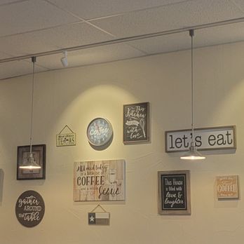 Mid Cities Cafe - Decor - American Near Me - Bedford, Texas