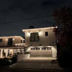 Christopher's Christmas Light Installation - Icicles on top
With c7 on lower
Entry columns
