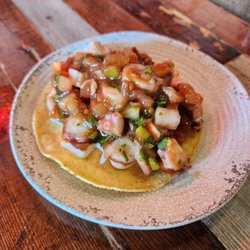 TJ Oyster Bar - Tostada de pulpo (Octopus)