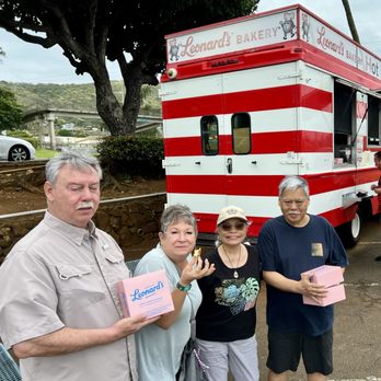 Kikos Tours Oahu - Leonard's Bakery Food Truck has the Best Malasadas! - Tours Near Me - Honolulu, Hawaii Kikos Tours Oahu - Leonard's Bakery Food Truck has the Best Malasadas! - Tours Near Me - Honolulu, Hawaii