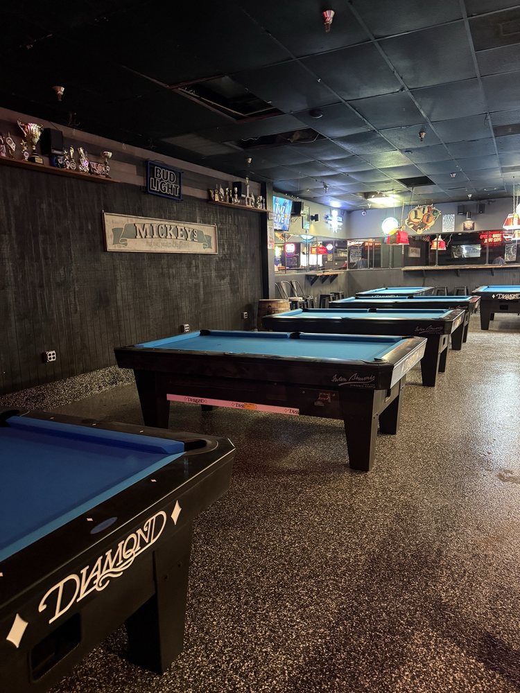 Fireside Lounge and Billiards Image