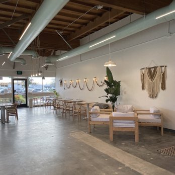Candor Coffee - Seating Area - Coffee & Tea Near Me - Renton, Washington Candor Coffee - Seating Area - Coffee & Tea Near Me - Renton, Washington
