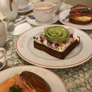 Angelina - Avocado toast, Croissants Angelina saumon fumé et bacon (31 Juillet 2023) - Breakfast & Brunch Near Me - Paris, 75