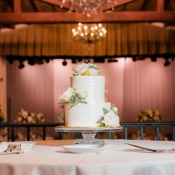 Enchanted Floral Dreams - Floral Designers Near Me - Upland, California