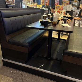 Buffalo Wild Wings - Nasty tables - Sports Bars Near Me - Fort Oglethorpe, Georgia