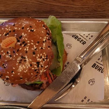 Gordon Ramsay Burger - ABC Burger - Salad Near Me - Chicago, Illinois