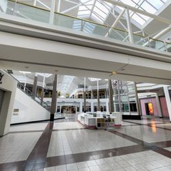 Lincolnwood Town Center - April 30, 2026: The mall was scheduled to close the next day.