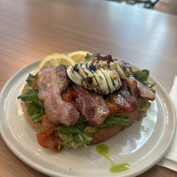 Moongoat Greenhouse - Avocado toast with bacon & egg - Coffee Roasteries Near Me - Costa Mesa, California Moongoat Greenhouse - Avocado toast with bacon & egg - Coffee Roasteries Near Me - Costa Mesa, California