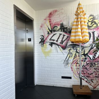 Truly Pizza - Elevator to Upstairs - Pizza Near Me - Dana Point, California