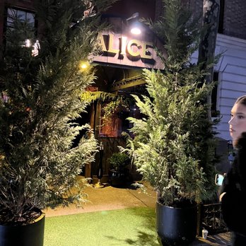 Alice Restaurant - Italian Near Me - New York, New York
