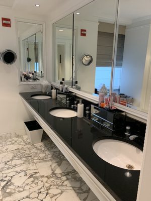 La Prairie Spa at The Ritz-Carlton New York, Central Park by null