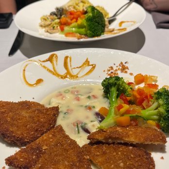E & E Stakeout Grill - American Near Me - Belleair Bluffs, Florida