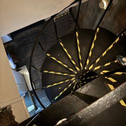Licorería Limantour - Stairs to the 2nd floor