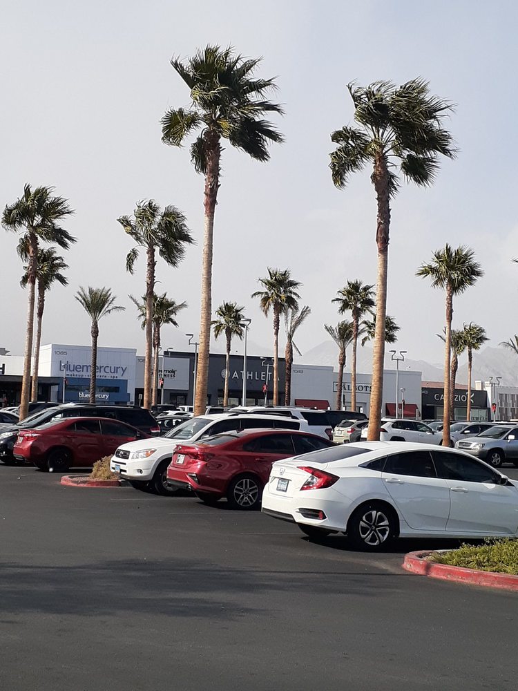 Rampart Commons, Las Vegas Roadtrippers