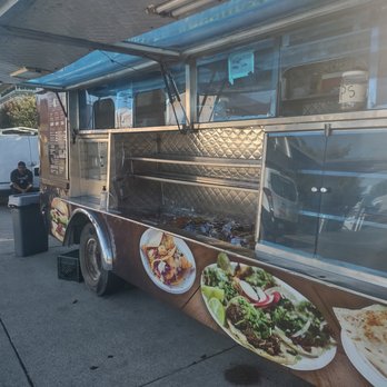 Tacos El Tigre - a food truck parked on the side of the road - Tacos Near Me - San Leandro, California Tacos El Tigre - a food truck parked on the side of the road - Tacos Near Me - San Leandro, California