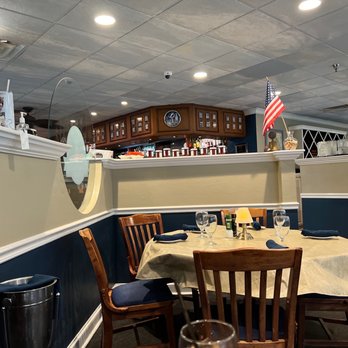 Lazy Lobster - Bar area - Seafood Near Me - Longboat Key, Florida Lazy Lobster - Bar area - Seafood Near Me - Longboat Key, Florida
