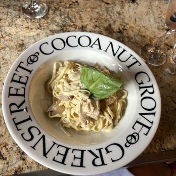 Greenstreet Cafe - CHICKEN ALFREDO LINGUINI* - Breakfast & Brunch Near Me - Miami, Florida Greenstreet Cafe - CHICKEN ALFREDO LINGUINI* - Breakfast & Brunch Near Me - Miami, Florida