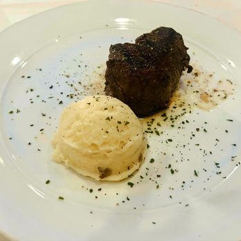 Eddie V's Prime Seafood - 8 oz filet mignon & garlic mashed potatoes - Seafood Near Me - Houston, Texas Eddie V's Prime Seafood - 8 oz filet mignon & garlic mashed potatoes - Seafood Near Me - Houston, Texas