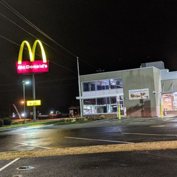 McDonald's - an empty street at night - Fast Food Near Me - Pilot Mountain, North Carolina