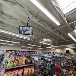 7 Eleven - Inside