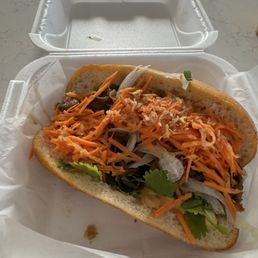 Grilled pork sandwich! Grilled pork sandwich!