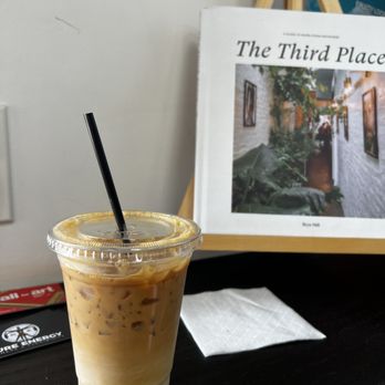 Qreate Coffee + Studio - Birds and bees latte - Coffee & Tea Near Me - Orlando, Florida