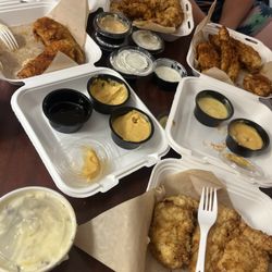 Pecker’s Chicken - Our food