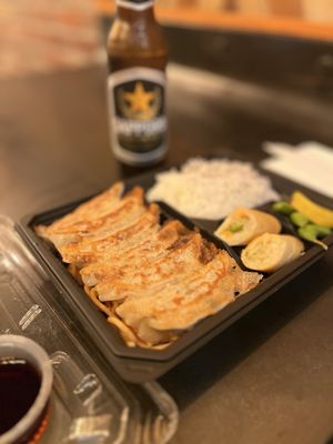 KAMINARI GYOZA BAR by null