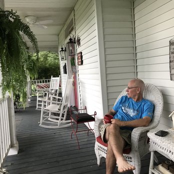 Orchard House Bed and Breakfast - Love the porch... its had phenomenal views... - Bed & Breakfast Near Me - Lovingston, Virginia Orchard House Bed and Breakfast - Love the porch... its had phenomenal views... - Bed & Breakfast Near Me - Lovingston, Virginia